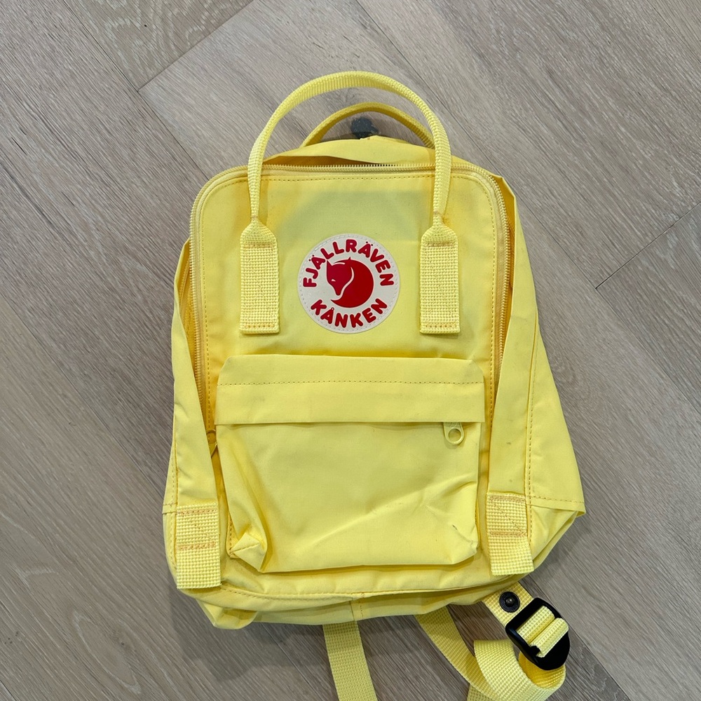 Fjällräven Kånken mini Yellow Backpack new